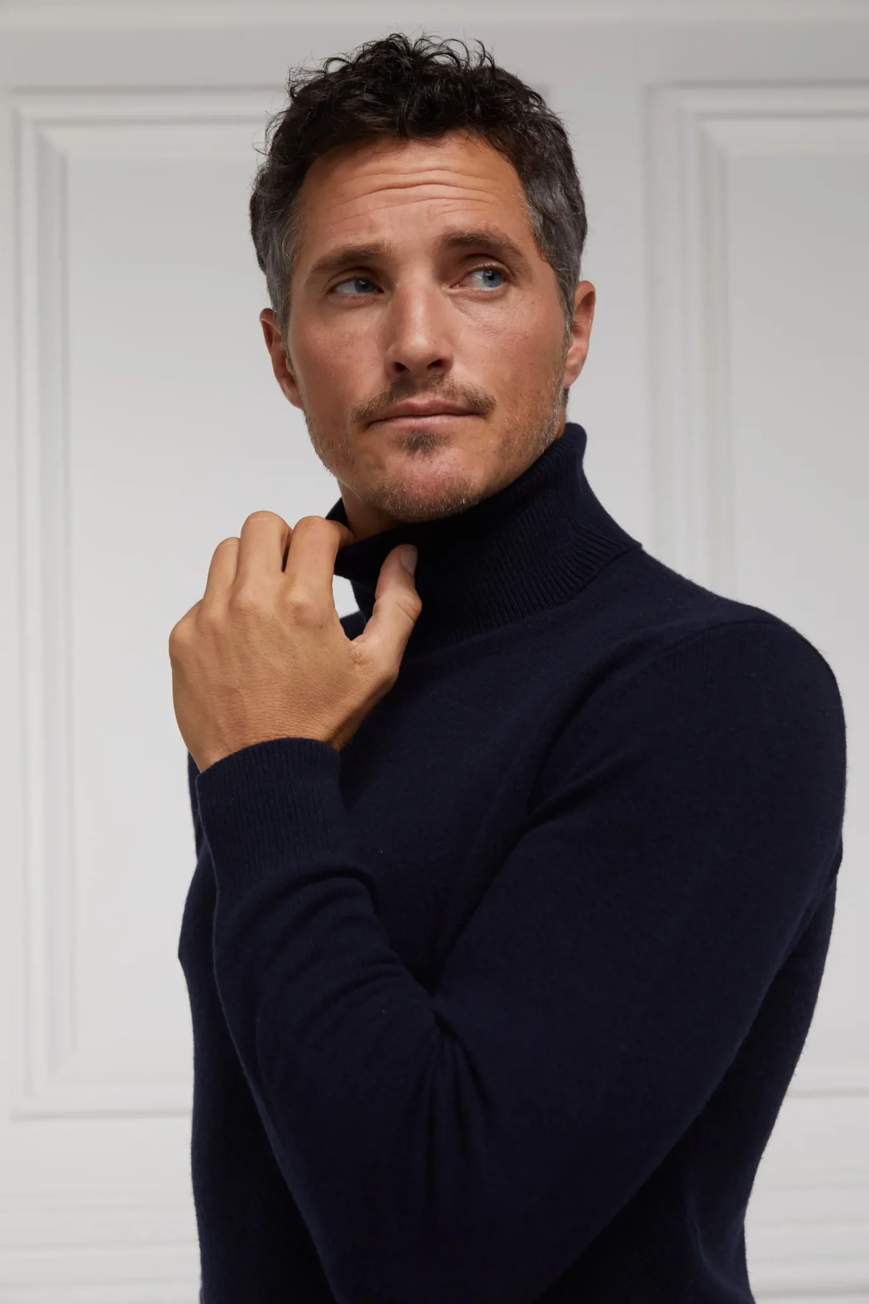 Holland Cooper Byron Roll Neck Knit Navy Best
