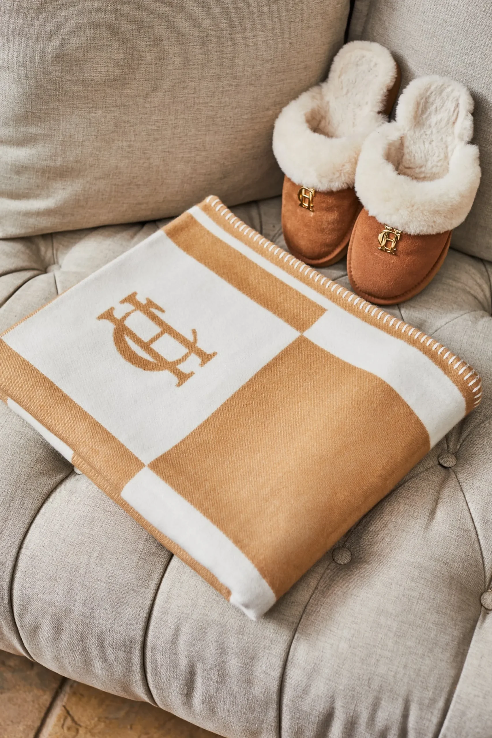 Holland Cooper Luxury Blanket Hot